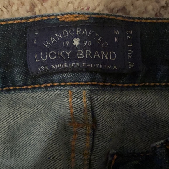 Lucky Brand Jeans. 410 Athletic Fit. 30 x 32 - Picture 4 of 6